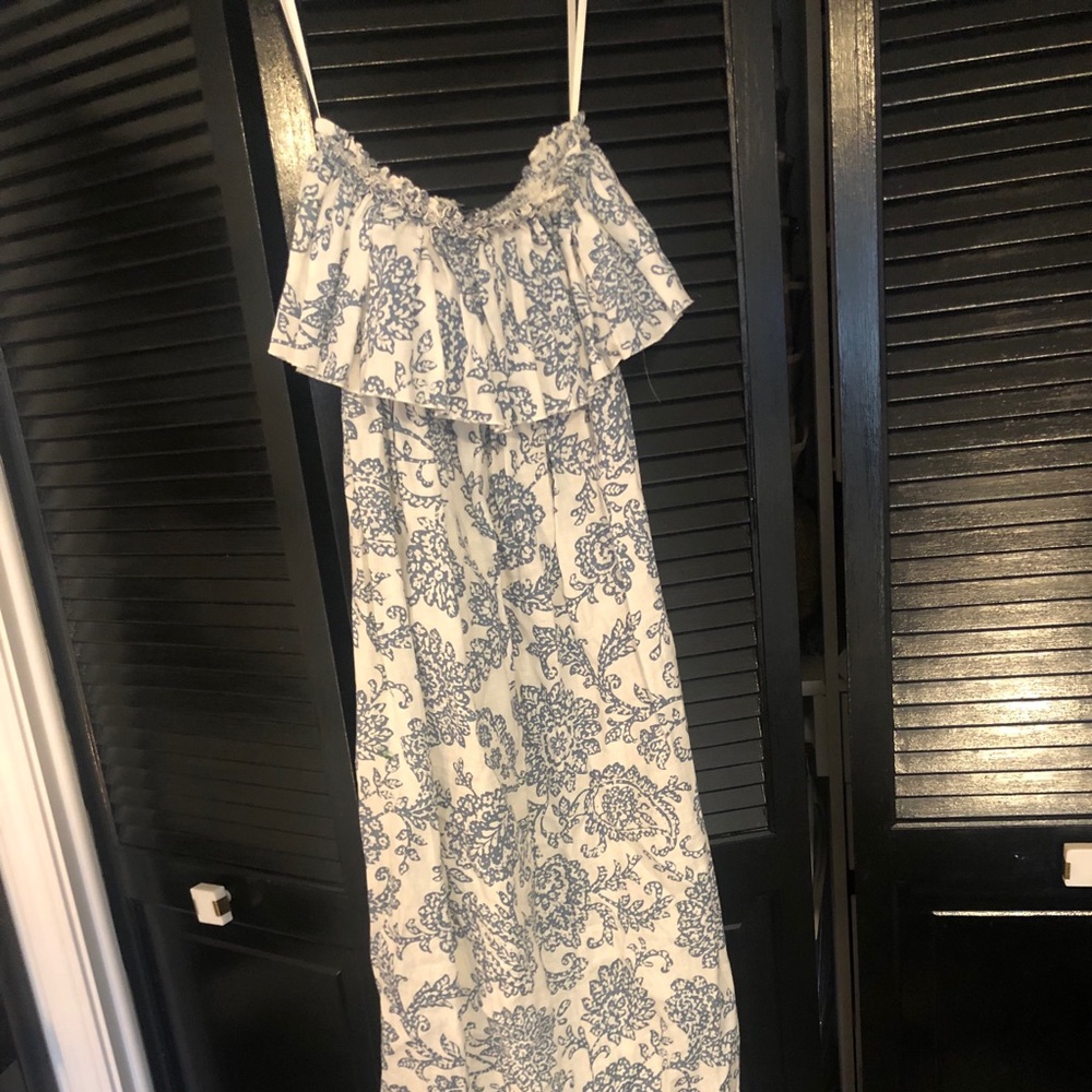 Moda international floral ruffle maxi dress size M